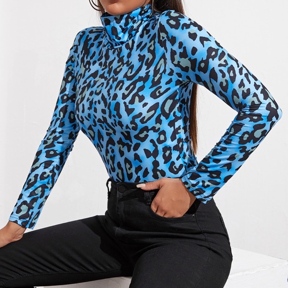 Top blouse large Form Fitted Leopard new - Picture 2 of 3